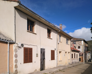 Exterior view of House or chalet for sale in Brañosera