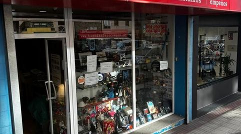 Se alquila local comercial en plena Cuesta de la Tapia,  con mucho tipo de negocios a su alrededor y al lado de una parada de taxi