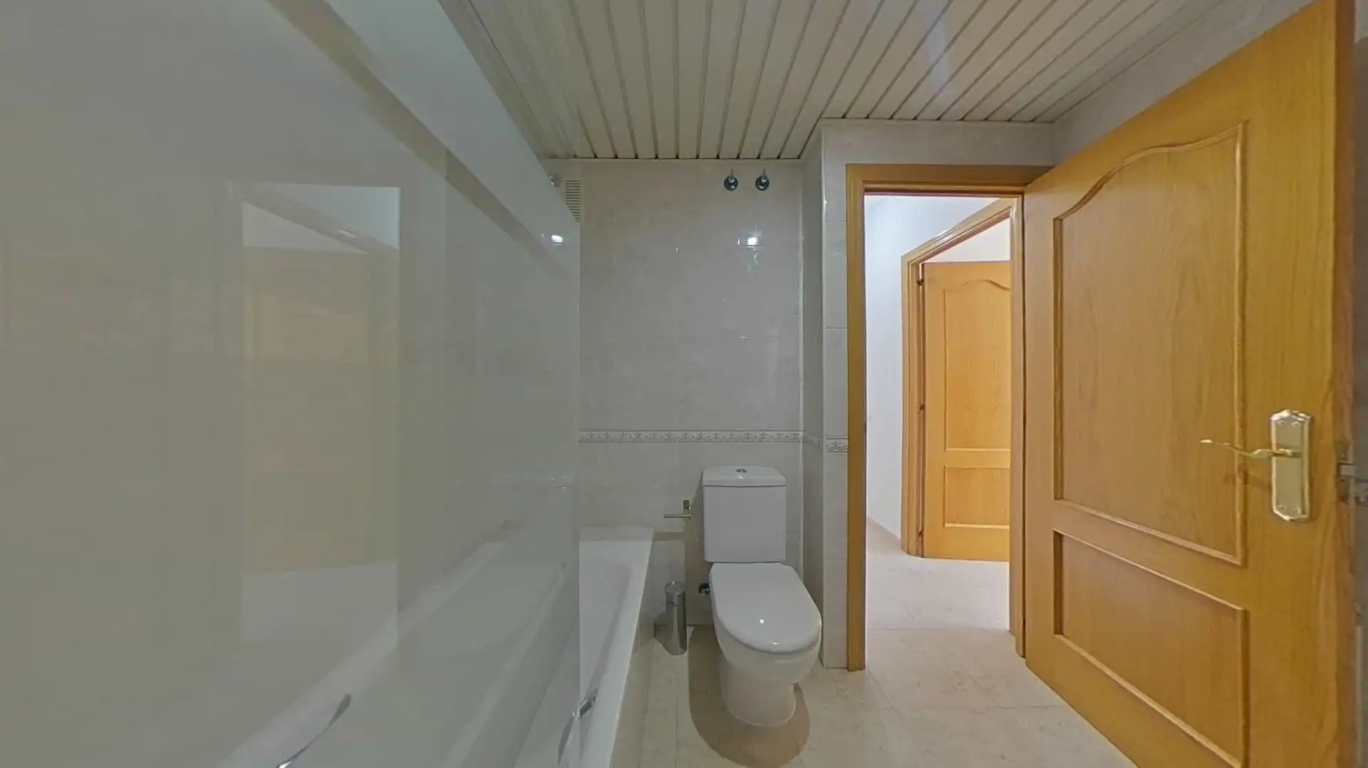 Bathroom of Flat for sale in Terrassa  with Heating