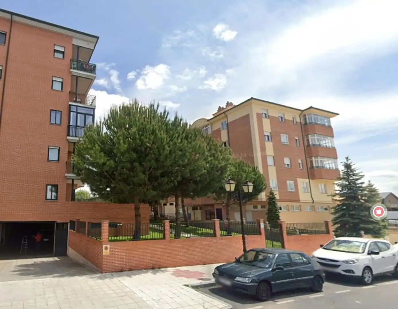 Vista exterior de Garatge en venda en Ávila