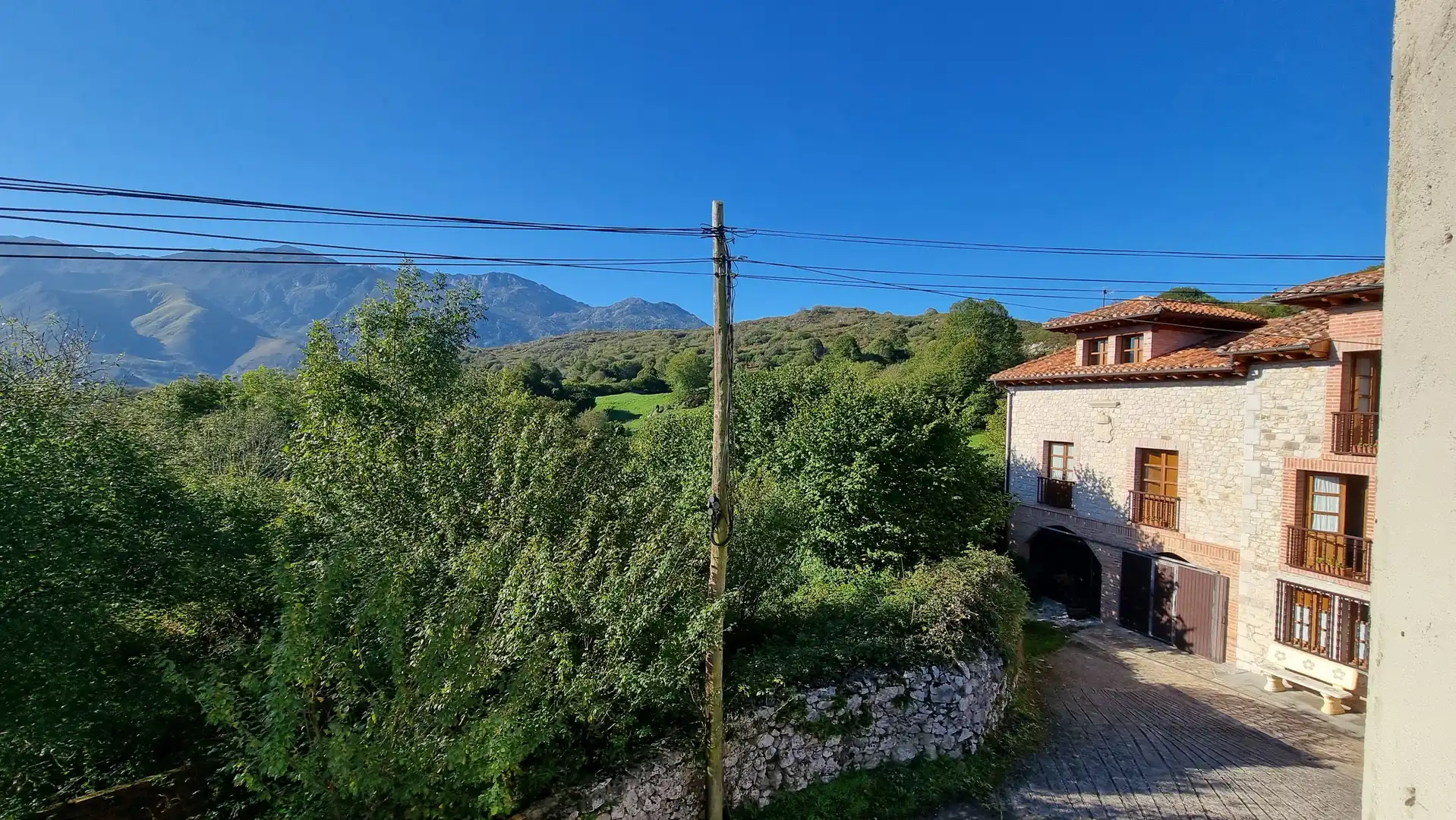 Vista exterior de Casa o xalet en venda en Cabrales