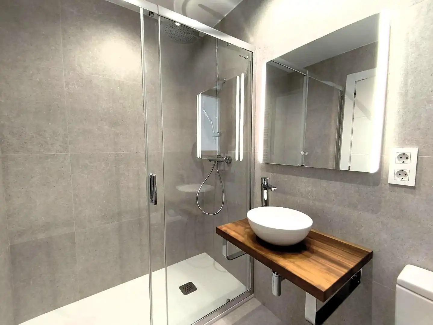 Baño de Piso de alquiler en Santander con Calefacción