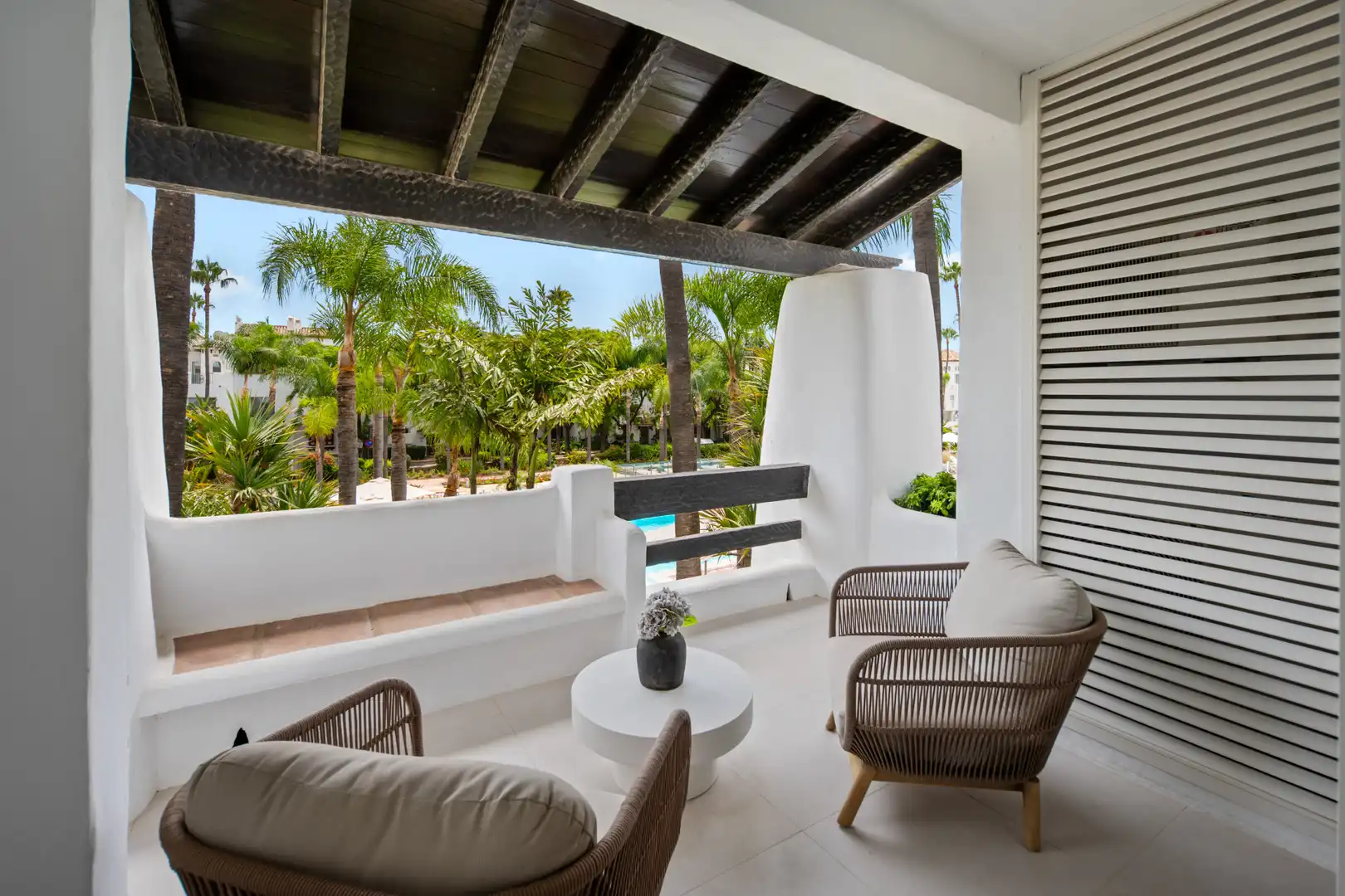 Apartamento con piscina en venta en Milla de Oro