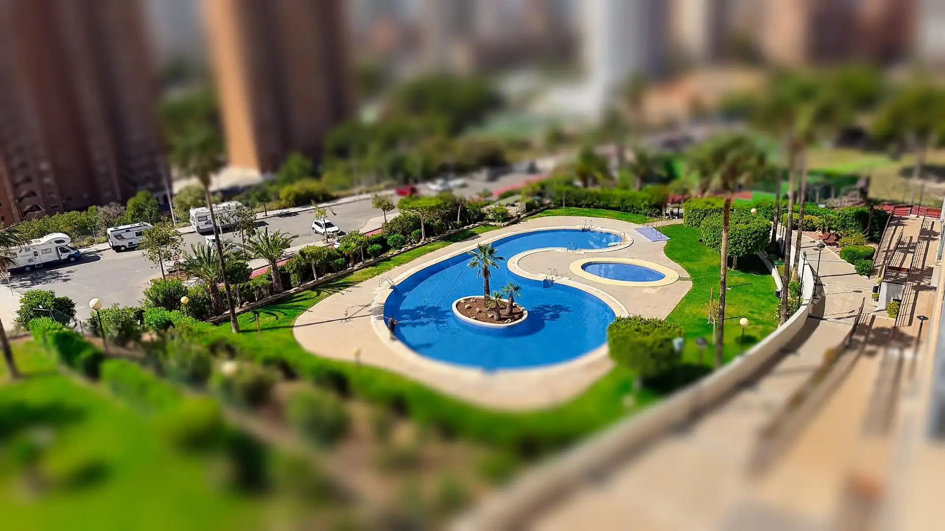 Piscina de Pis en venda en Benidorm amb Aire condicionat, Jardí privat i Terrassa