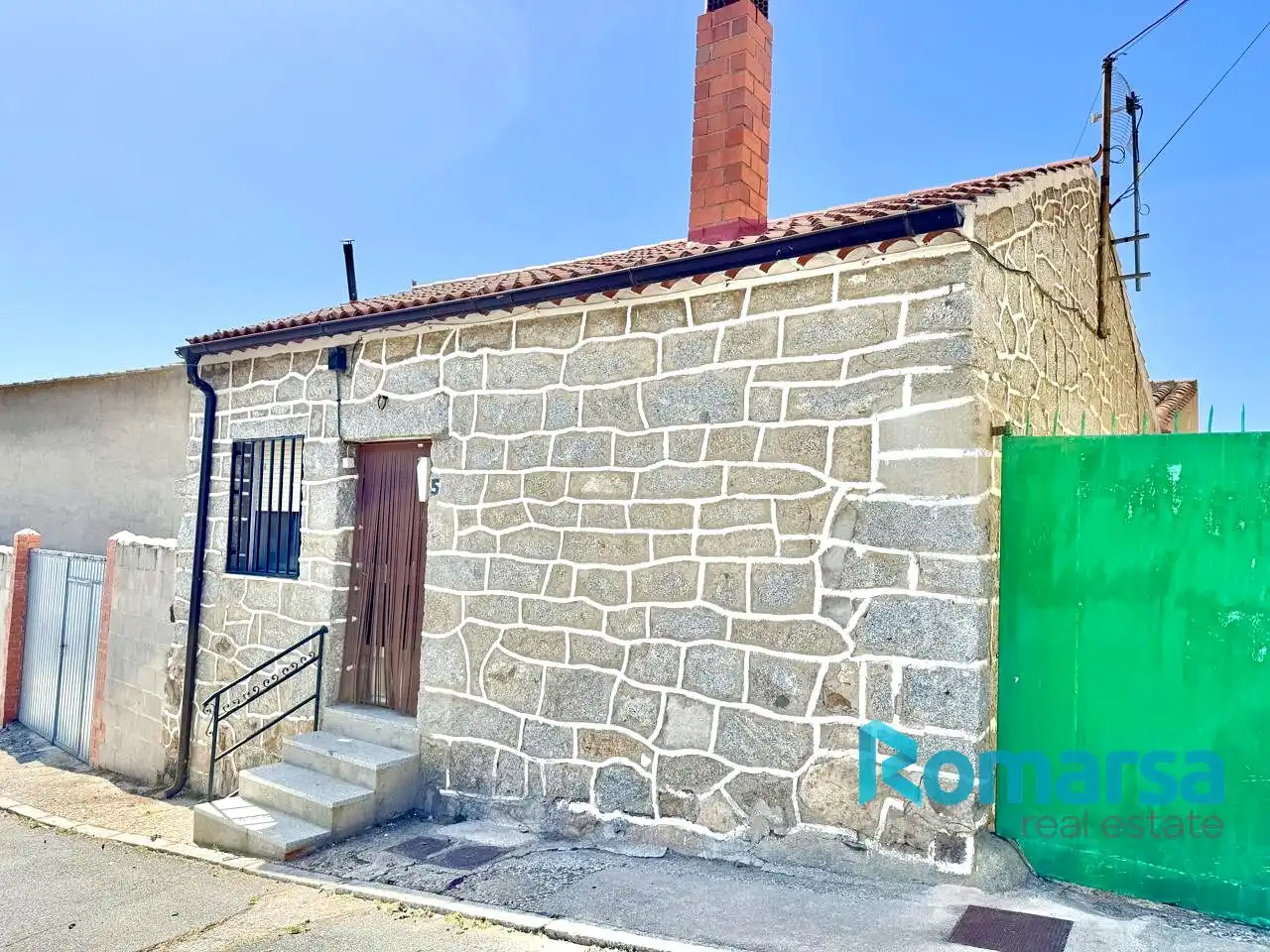 Vista exterior de Casa o xalet en venda en Mingorría amb Calefacció, Jardí privat i Traster