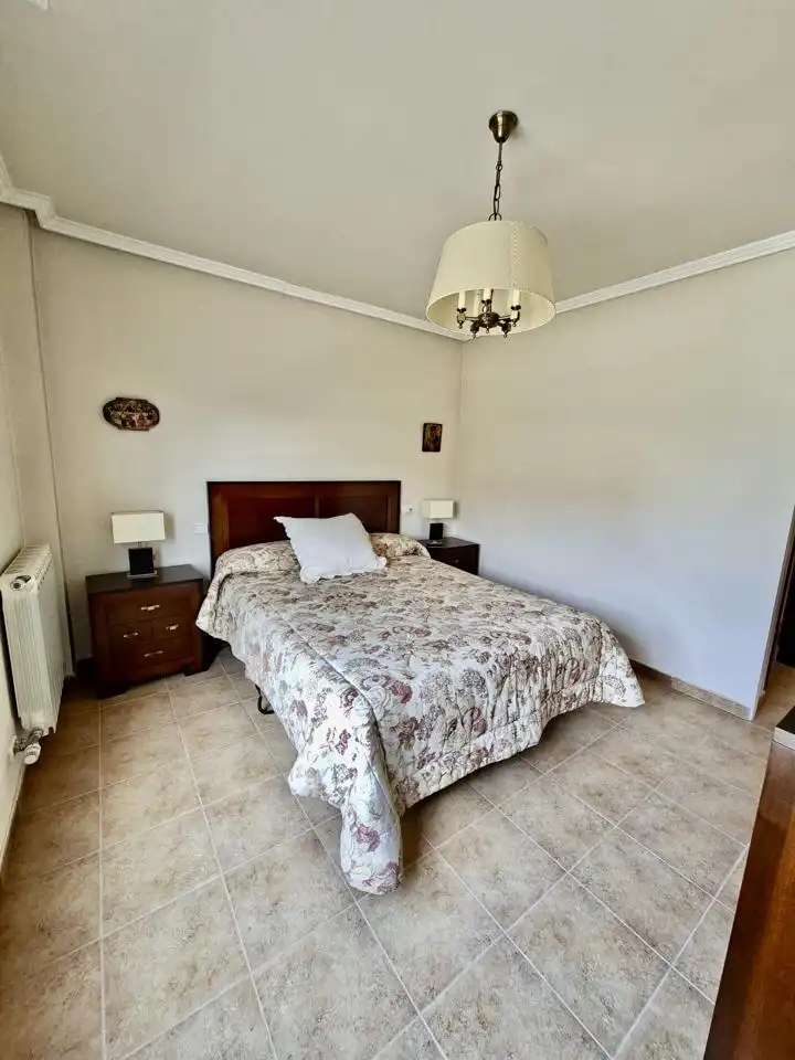 Habitación de Planta baja en venta en Zaragoza con Aire acondicionado, Calefacción y Terraza