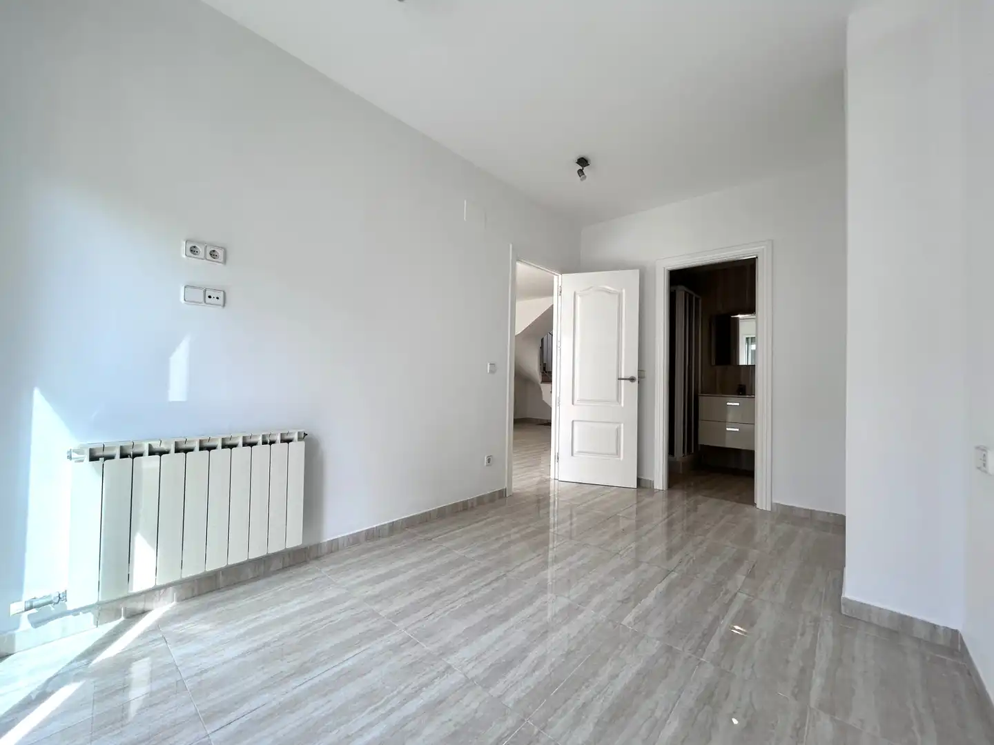Maisonette zum Verkauf in Calella mit Klimaanlage, Heizung und Balkon