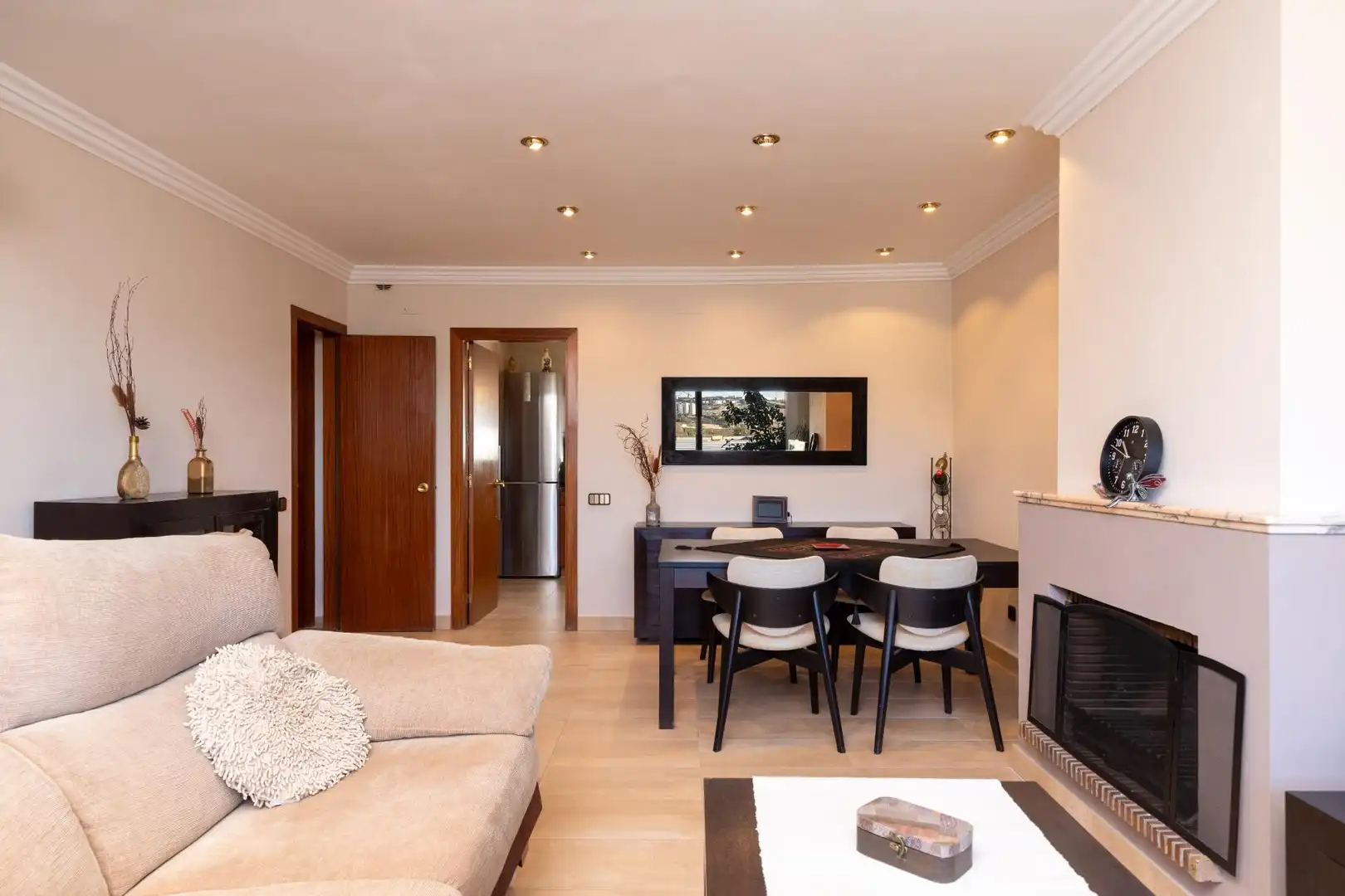 Wohnzimmer von Einfamilien-Reihenhaus zum Verkauf in Santa Perpètua de Mogoda mit Klimaanlage, Heizung und Abstellraum