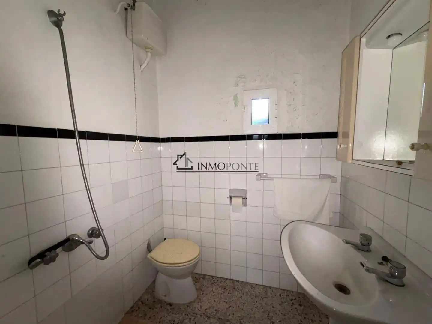Bathroom of Houses for sale in Vilaboa, Pontevedra