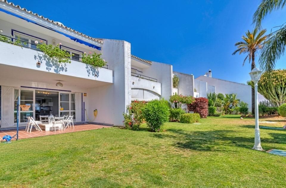 Jardí de Casa adosada en venda en Mijas amb Aire condicionat, Calefacció i Jardí privat
