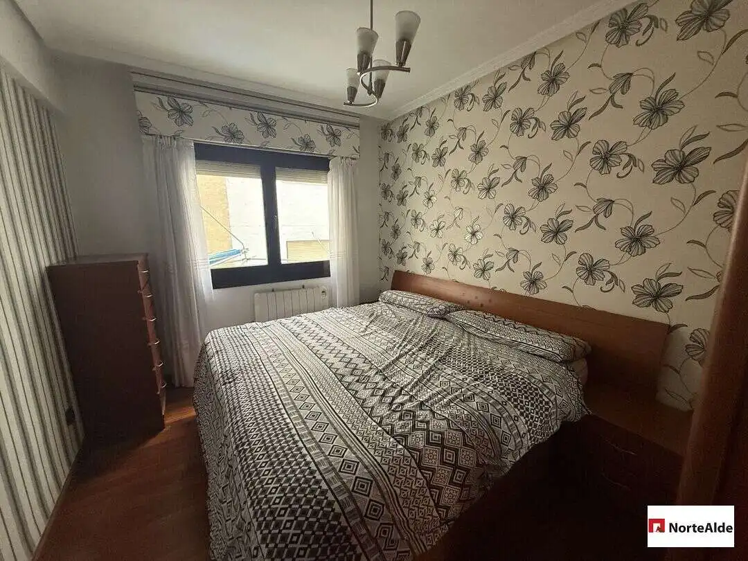 Bedroom of Flat for sale in Barakaldo   with Heating