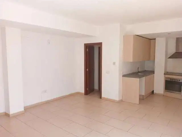 Piso en venta en Figueres con Calefacción y Terraza