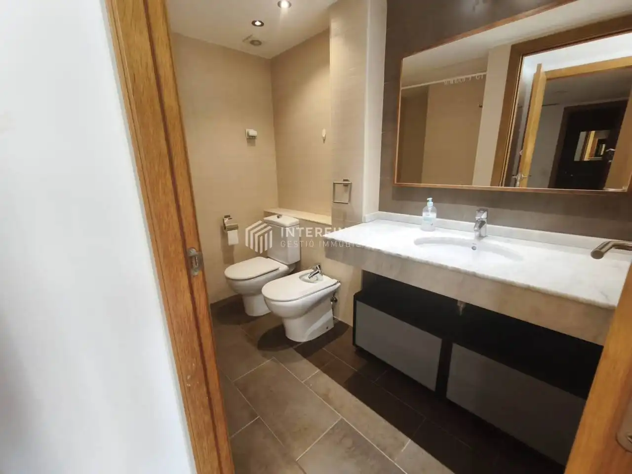 Bathroom of Duplexes for sale in Badalona  with Air Conditioner, Heating and Parquet flooring