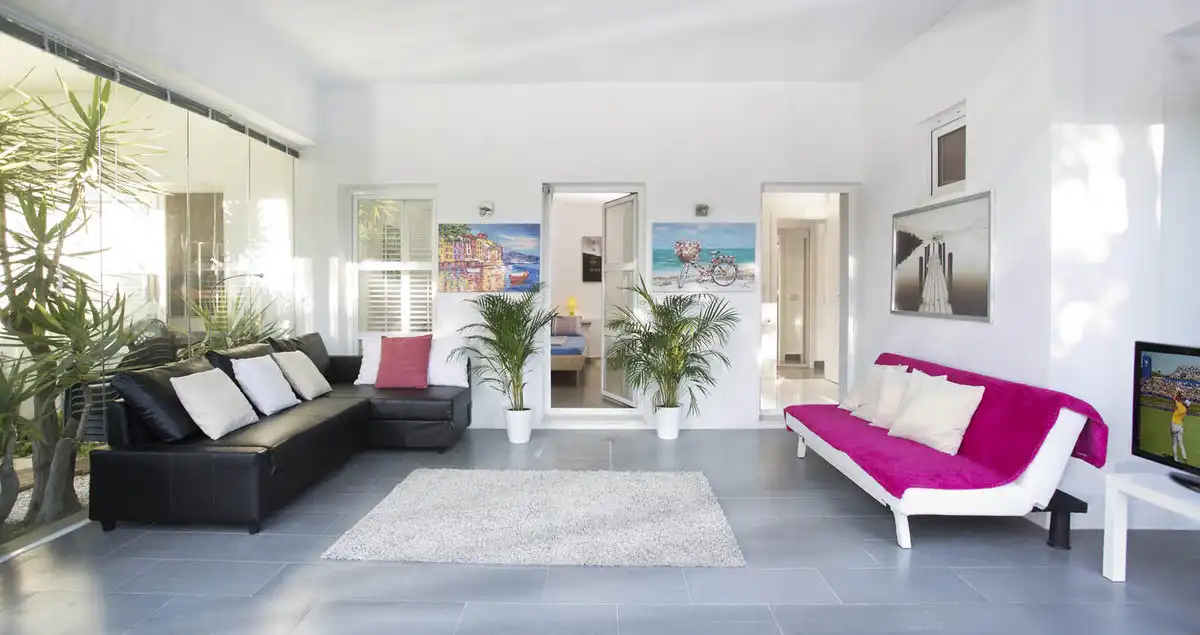 Sala d'estar de Casa o xalet en venda en Marbella amb Aire condicionat, Calefacció i Jardí privat