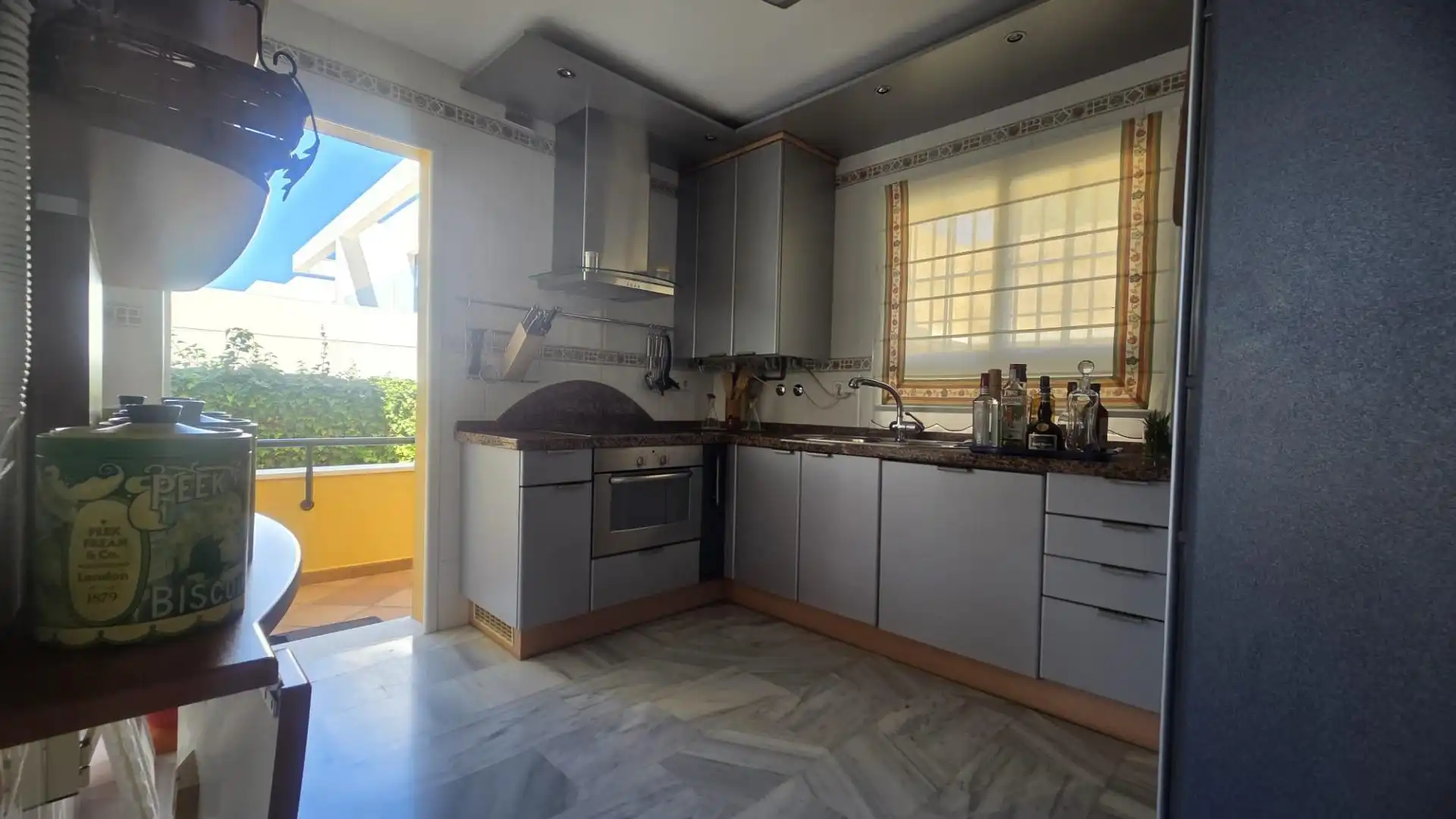 Casa pareada con piscina en venta en Avenida SANTA BEATRIZ DE SILVA, imagen 16