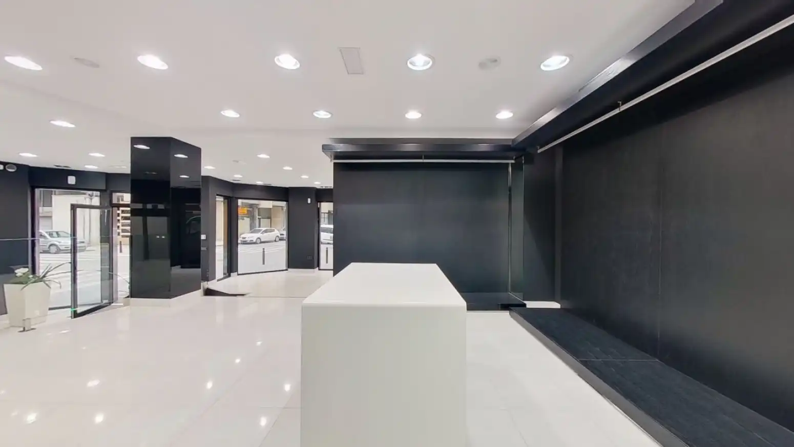 Commercial properties for rent in Torrelavega   with Air Conditioner