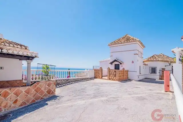 Houses for sale in Las Palomas