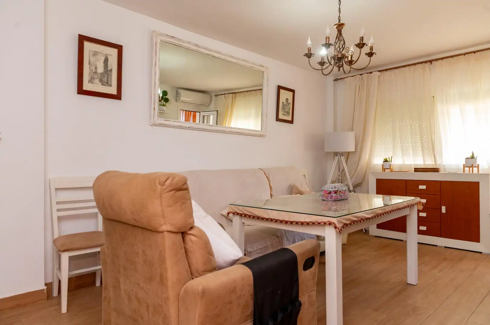 Sala d'estar de Pis en venda en Antequera amb Aire condicionat, Traster i Moblat