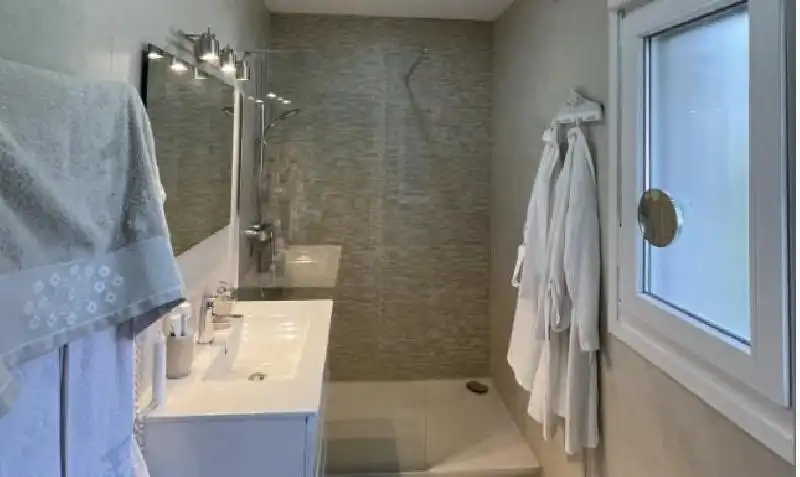 Bathroom of Houses for sale in Plasencia  with Heating, Terrace and Furnished