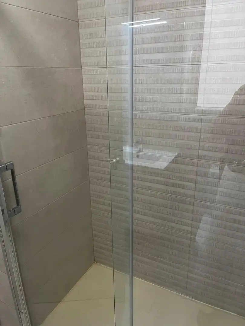 Baño de Piso de alquiler en Elche / Elx con Aire acondicionado y Amueblado
