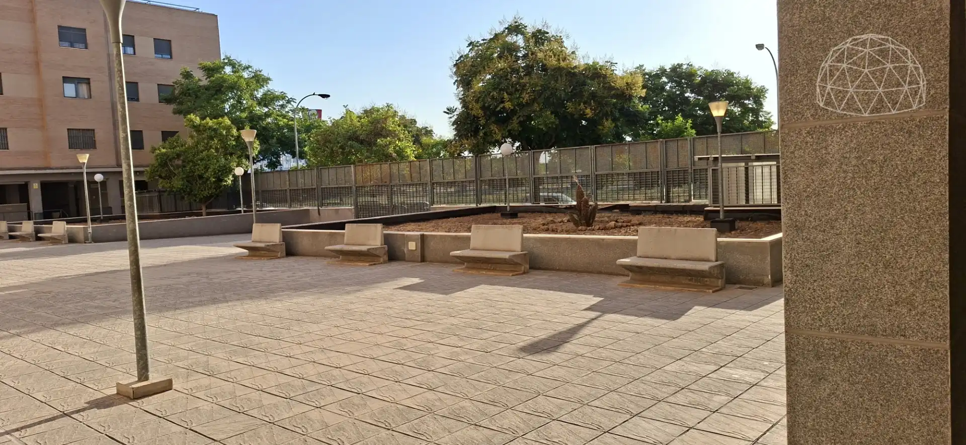 Terrace of Flat for sale in Sevilla  with Air Conditioner, Storage room and Furnished