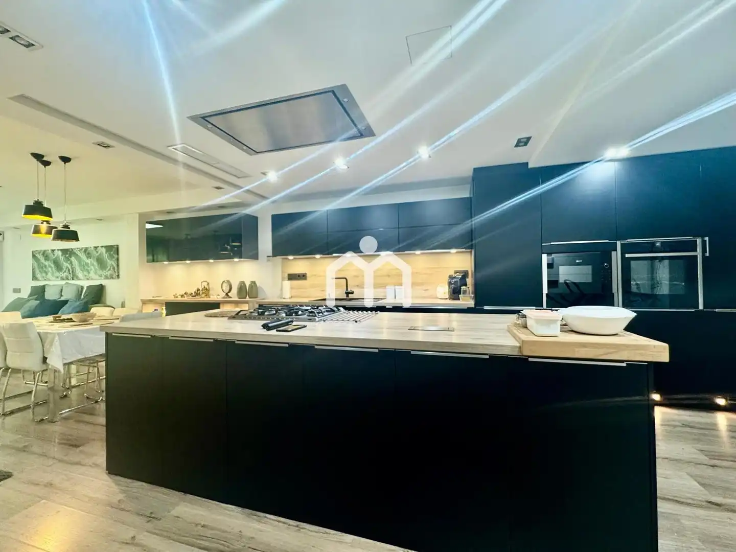 Cocina de Casa o chalet en venta en Badalona con Aire acondicionado, Calefacción y Jardín privado