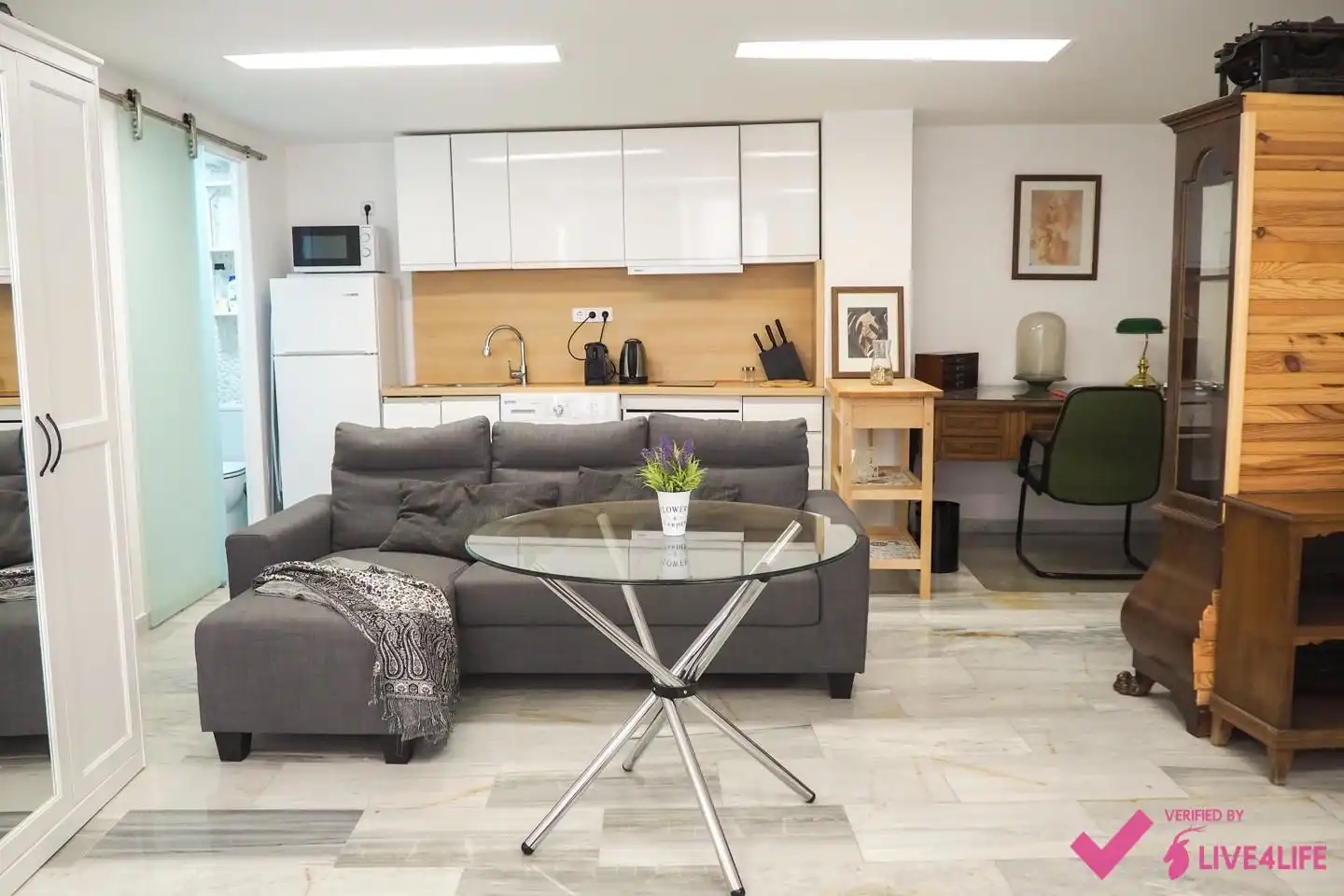 Living room of Study for rent in Sevilla
