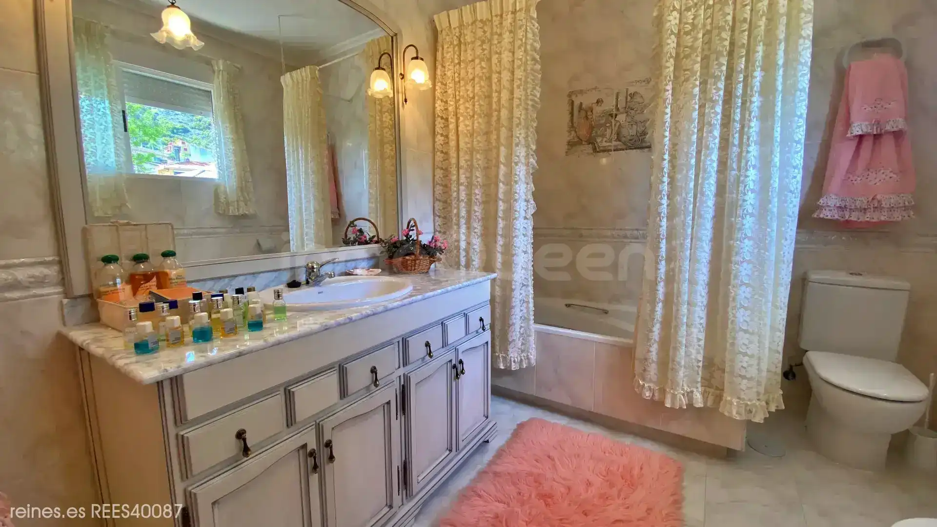 Baño de Casa o chalet en venta en Villar del Olmo con Calefacción, Jardín privado y Terraza