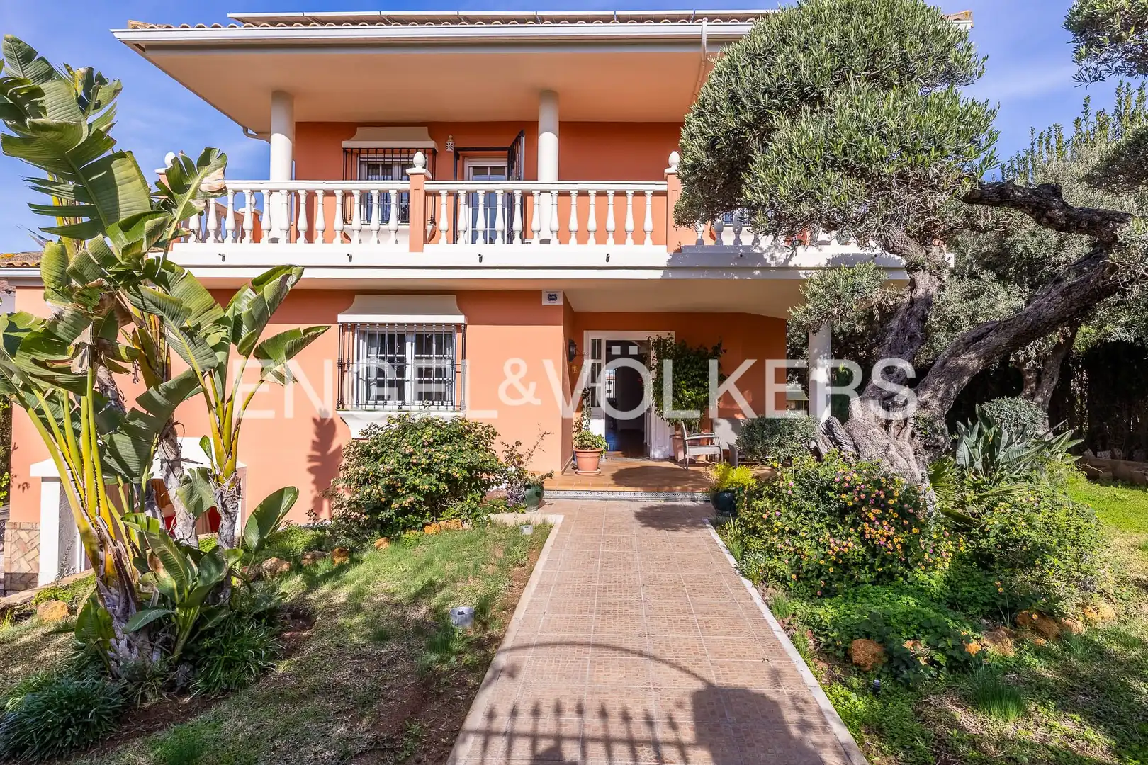 Casa con terraza en venta en Cerros de Montequinto, imagen 2