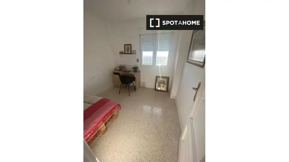 Habitación de Piso de alquiler en Granada con Aire acondicionado, Calefacción y Amueblado
