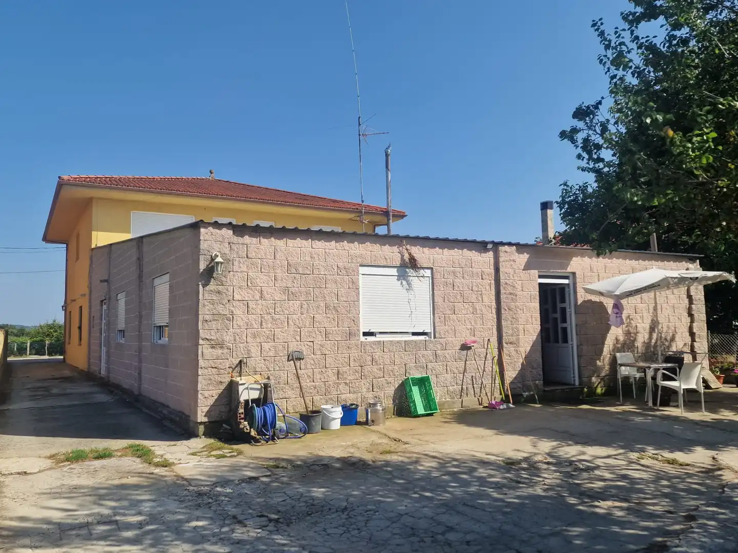 Außenansicht von Haus oder Chalet zum Verkauf in Boimorto mit Heizung, Privatgarten und Terrasse