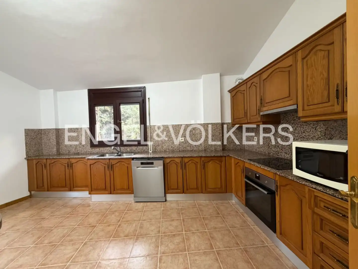 Appartamento con ascensore in affitto a Canillo pueblo, imagen 8