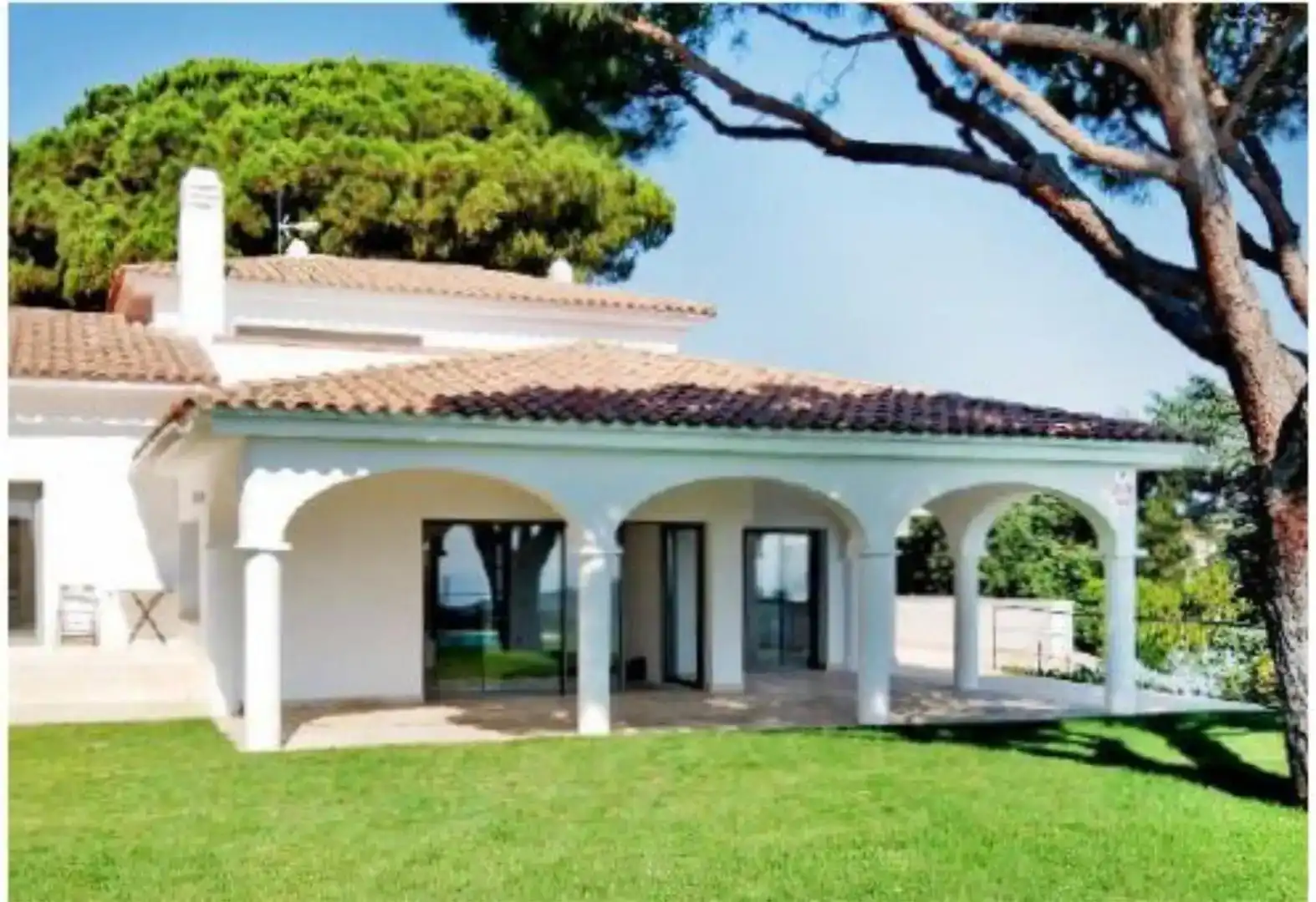Vista exterior de Casa o xalet en venda en Castell d'Aro, Platja d'Aro i s'Agaró amb Aire condicionat i Piscina