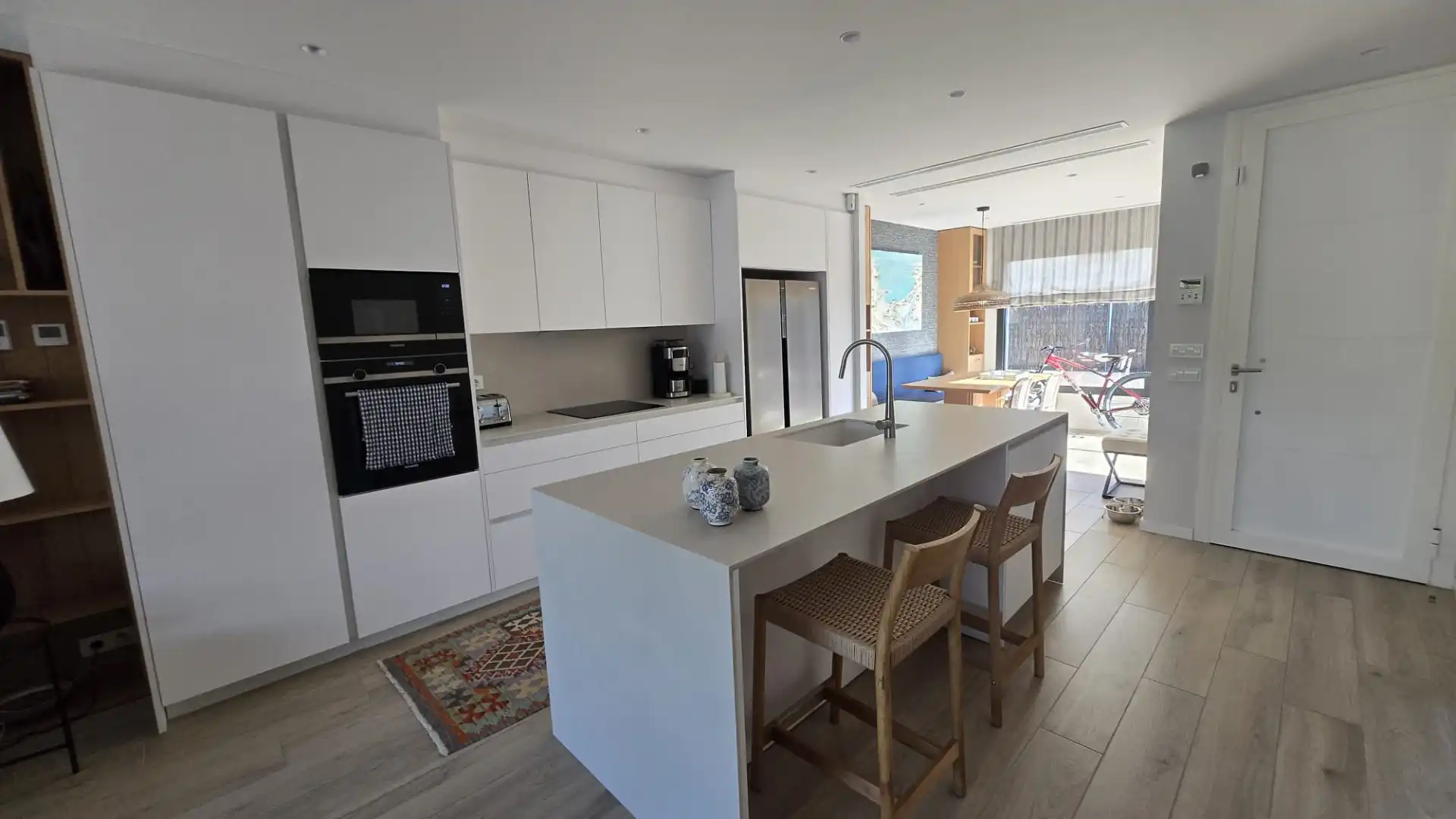 Küche von Einfamilien-Reihenhaus zum Verkauf in Sitges mit Klimaanlage, Parkett und Terrasse
