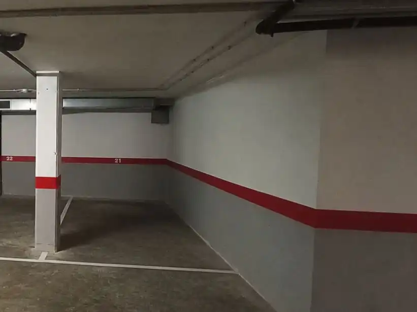 Individual en alquiler en Carrer Segre 26
