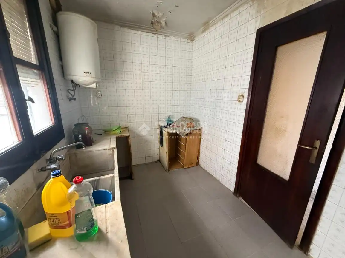 Kitchen of Flat for sale in Paterna