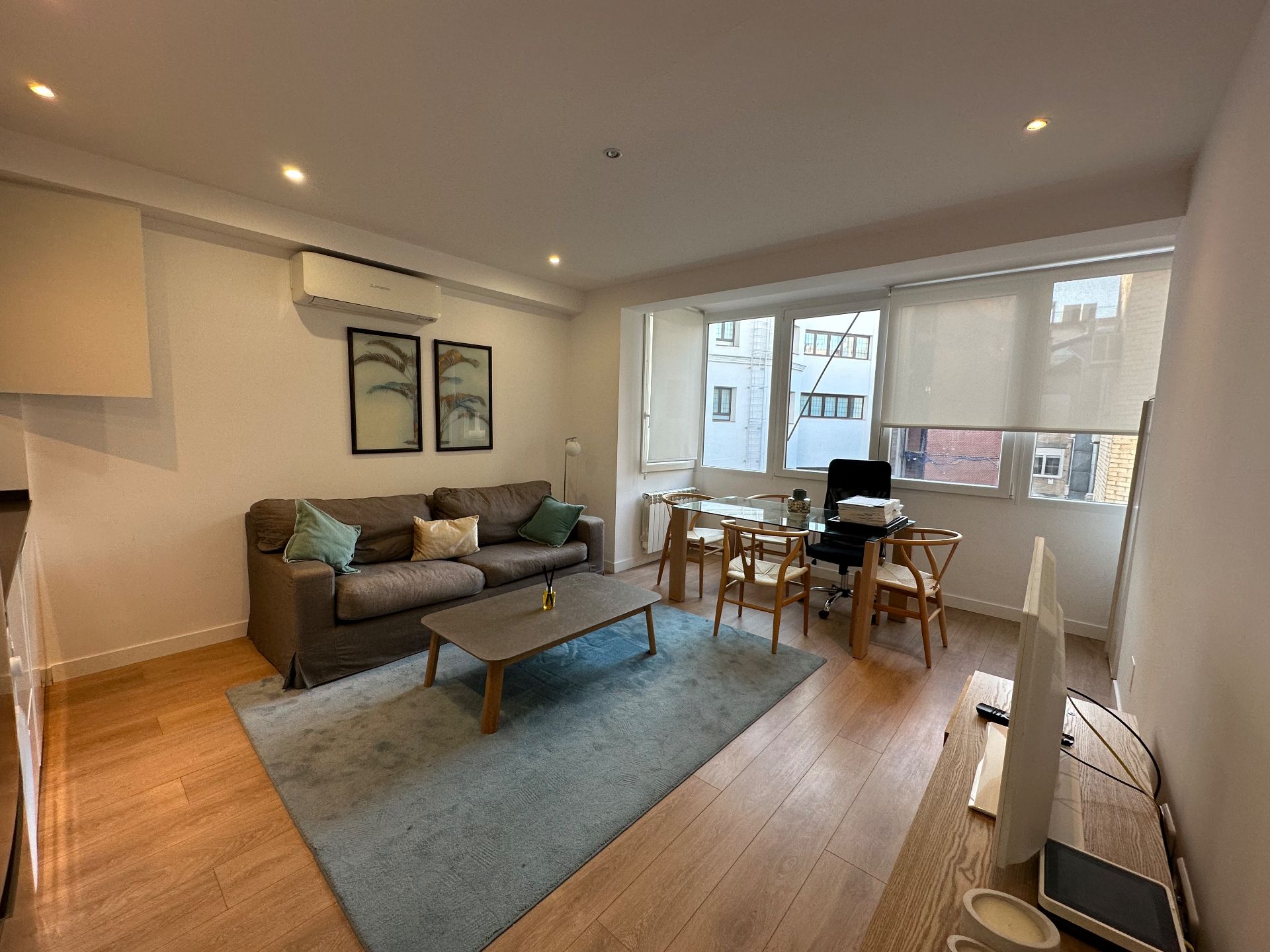 Sala d'estar de Pis de lloguer en  Madrid Capital amb Aire condicionat, Calefacció i Moblat