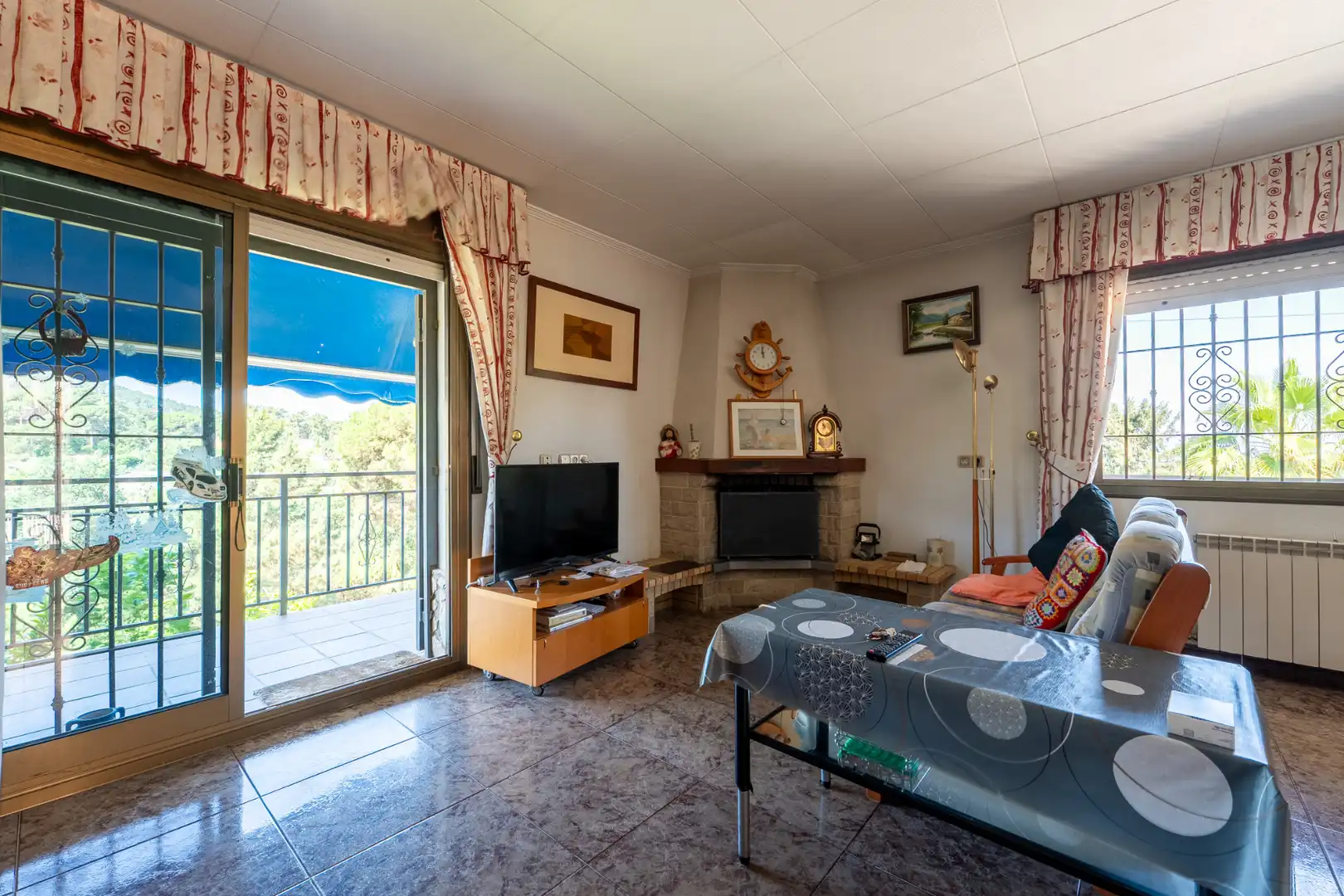 Sala d'estar de Casa o xalet en venda en Maçanet de la Selva amb Calefacció, Jardí privat i Terrassa