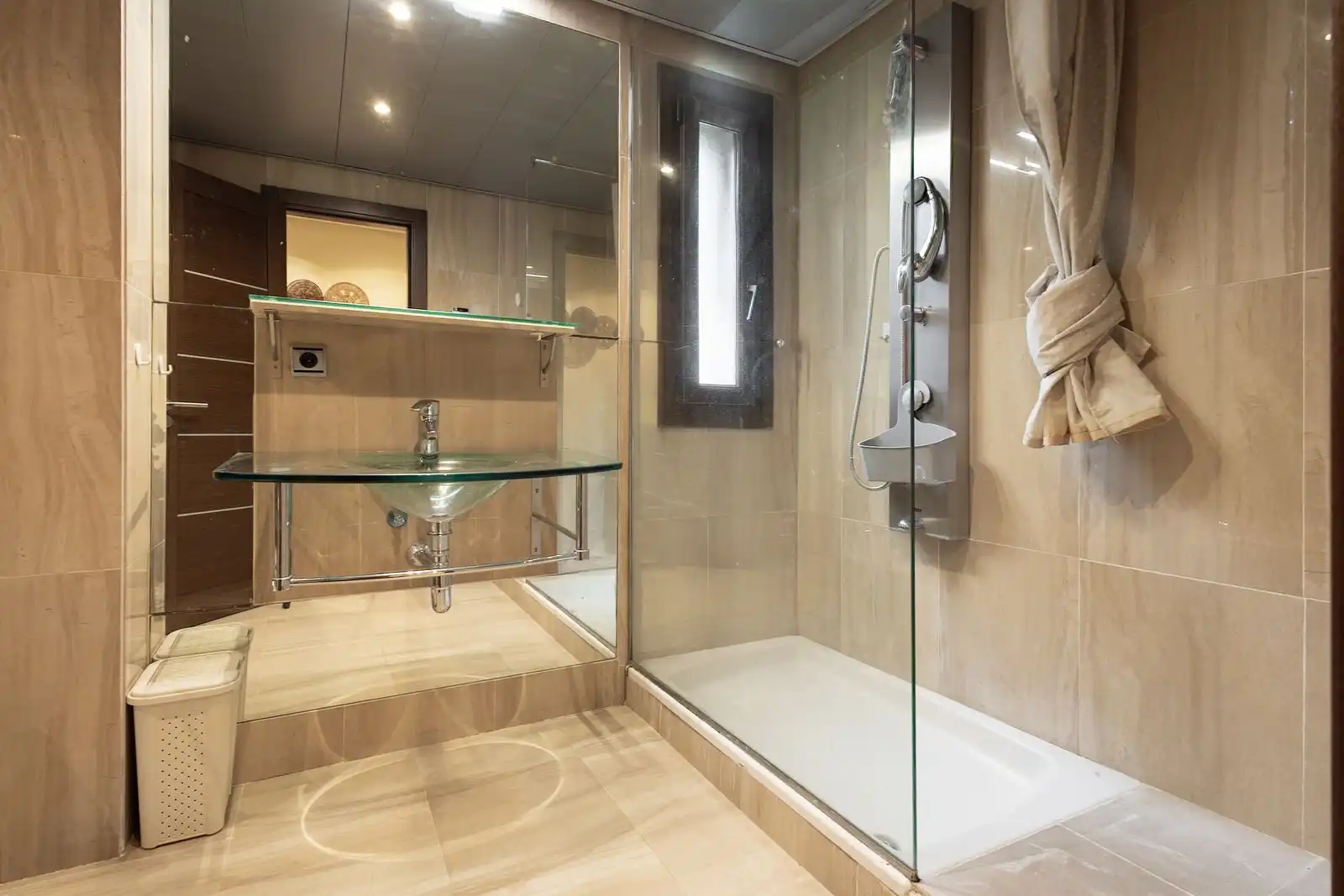 Baño de Apartamento en venta en Estepona con Aire acondicionado, Terraza y Amueblado