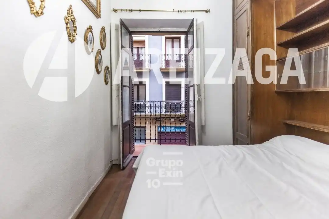 Habitación de Piso en venta en Donostia - San Sebastián  con Calefacción y Balcón