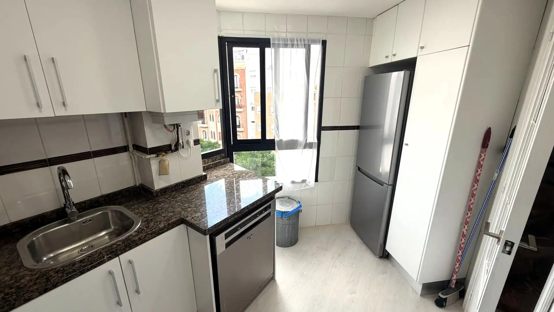 Cuina de Dúplex de lloguer en Valencia amb Aire condicionat, Calefacció i Parquet