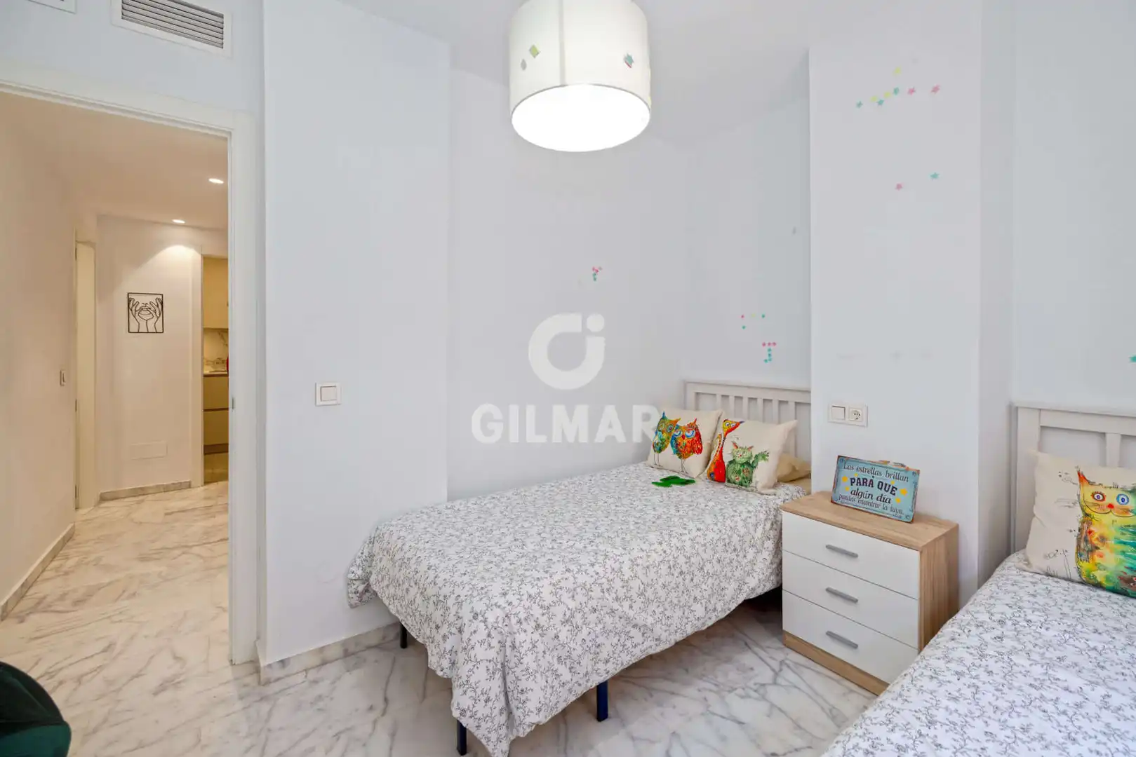 Dormitori de Apartament en venda en Estepona amb Calefacció, Piscina i Balcó