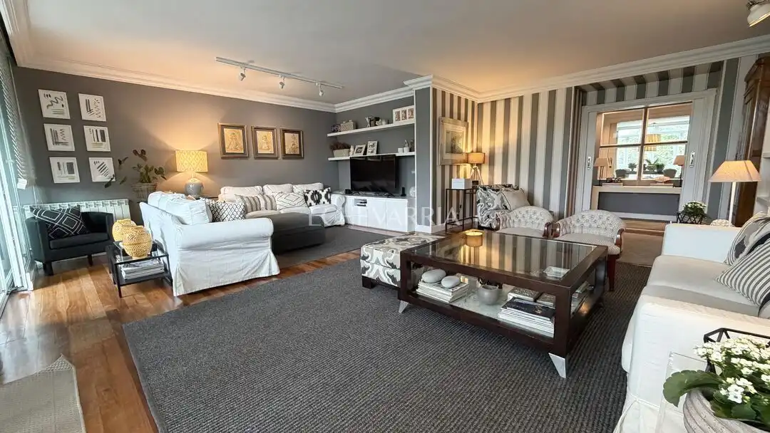 Sala de estar de Piso en venta en Leioa con Calefacción, Jardín privado y Terraza