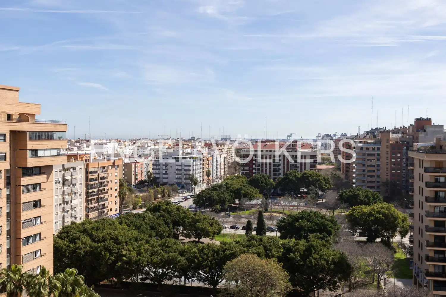 Außenansicht von Wohnung zum Verkauf in Valencia mit Klimaanlage, Heizung und Terrasse