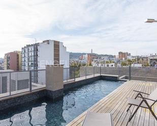 Swimming pool of Apartment for sale in  Barcelona Capital  with Air Conditioner, Terrace and Swimming Pool