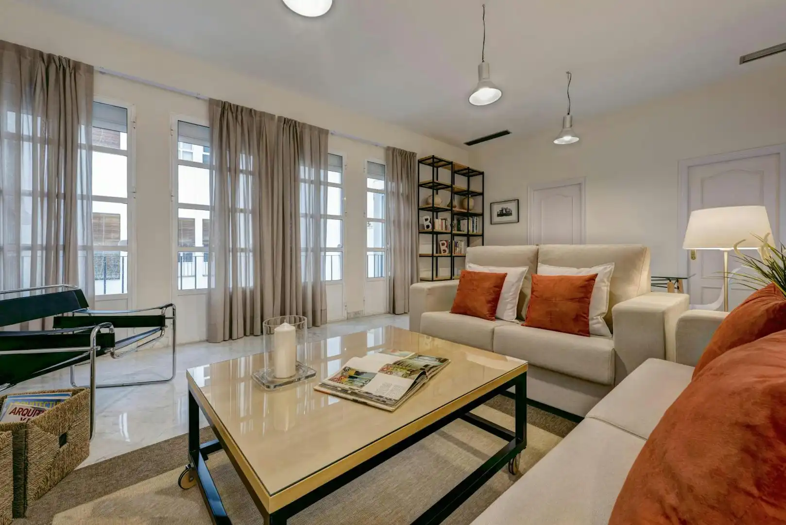 Sala de estar de Piso de alquiler en Sevilla con Aire acondicionado, Calefacción y Lavadora