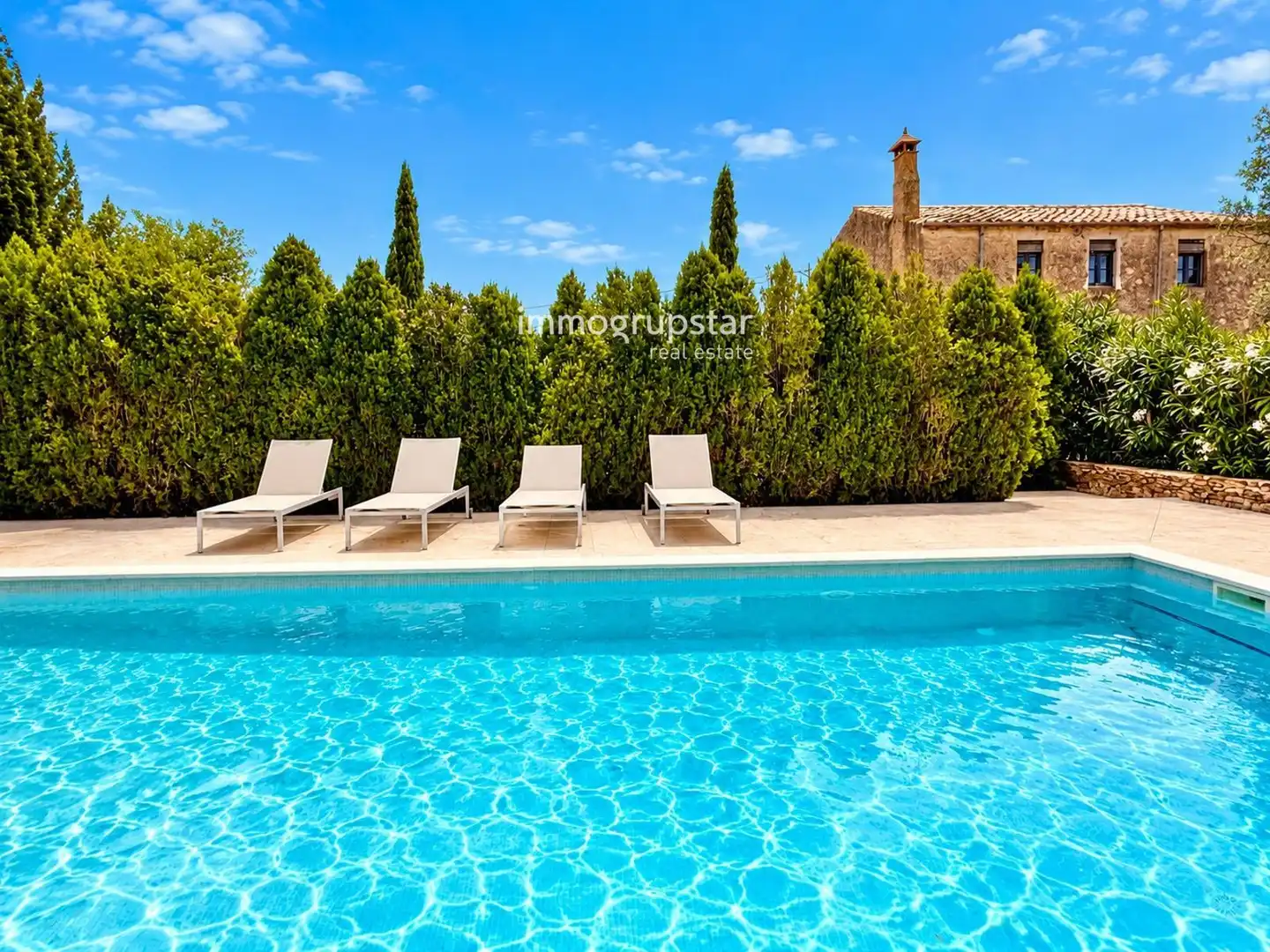 Piscina de Casa o xalet en venda en Poble