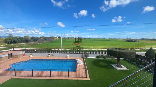 Casa-chalet en Venta en Riu Muga en Vilamalla