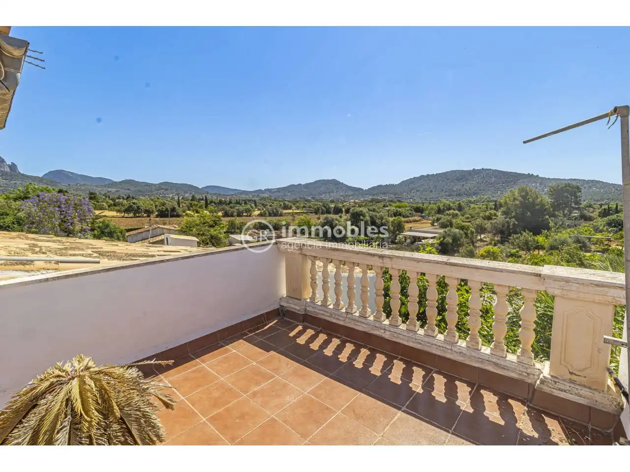 Terrasse von Einfamilien-Reihenhaus zum Verkauf in Alaró mit Privatgarten und Terrasse