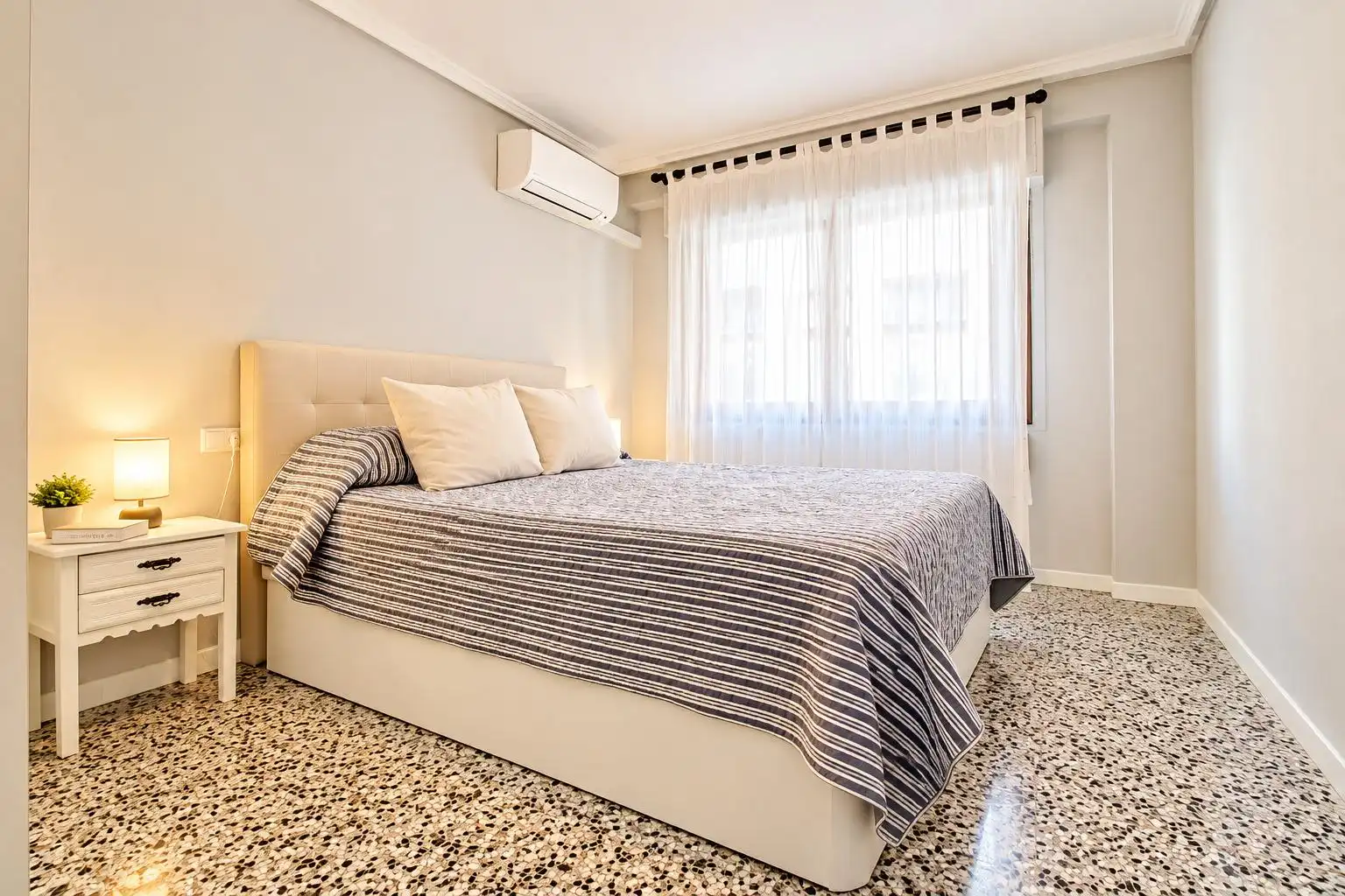 Piso con terraza en venta en Calle del Pinoso, imagen 15
